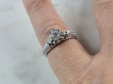 Load image into Gallery viewer, Womens Vintage Estate 10K White Gold Diamond Ring 3.1g E1627