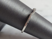 Load image into Gallery viewer, Womens Estate Sterling Silver CZ Spacer Ring 1.1g E1630