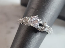 Load image into Gallery viewer, Womens Estate Sterling Silver CZ Ring 3.4g E1632