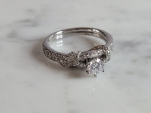 Load image into Gallery viewer, Womens Estate Sterling Silver CZ Ring 3.4g E1632