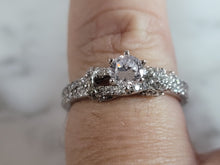 Load image into Gallery viewer, Womens Estate Sterling Silver CZ Ring 3.4g E1632