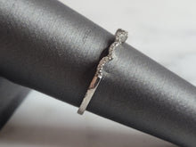 Load image into Gallery viewer, Womens Estate Sterling Silver CZ Spacer Ring 1.1g E1636