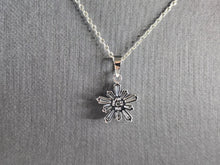 Load image into Gallery viewer, Womens Vintage Estate Sterling Silver CZ Snowflake Pendant Necklace 3.7g E1643