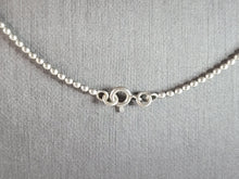 Load image into Gallery viewer, Womens Vintage Estate Sterling Silver Floral Charm Necklace 9.7g E1647