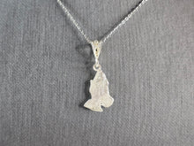 Load image into Gallery viewer, Womens Vintage Estate Sterling Silver Praying Hands Necklace Pendant 3.6g E1659