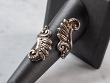 Load image into Gallery viewer, Womens Vintage Estate Sterling Silver Modernist Ring 5.0g E1673