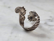 Load image into Gallery viewer, Womens Vintage Estate Sterling Silver Modernist Ring 5.0g E1673
