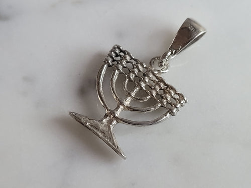 Vintage Estate Sterling Silver Jewish Judaica Hebrew Menorah Pendant 1.7g E1677