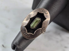 Load image into Gallery viewer, Womens Vintage Estate Sterling Silver Southwestern Jade ? Ring 7.9g E1678