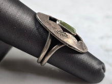 Load image into Gallery viewer, Womens Vintage Estate Sterling Silver Southwestern Jade ? Ring 7.9g E1678