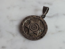 Load image into Gallery viewer, Womens Vintage Estate Sterling Silver Modernist Star Pendant 2.8g E1684