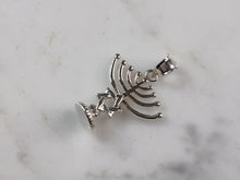 Load image into Gallery viewer, Womens Sterling Silver Jewish Judaica Hebrew Menorah Pendant Necklace 3.7g E1698