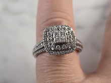 Load image into Gallery viewer, Womens Vintage Estate 10K White Gold Diamond Ring, 4.1g E1716