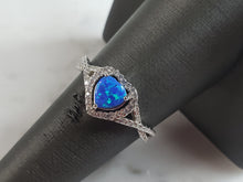 Load image into Gallery viewer, Womens Estate Sterling Silver Modernist Blue Opal Heart Ring 2.7g E1720