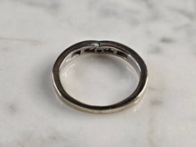 Load image into Gallery viewer, Womens Vintage Estate 10K White Gold Diamond Ring 2.0g E1729