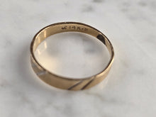 Load image into Gallery viewer, Womens Vintage Estate 14K Yellow Gold Band Ring 1.5g E1734