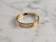Load image into Gallery viewer, Womens Vintage Estate 14K Yellow Gold Band Ring 1.5g E1734