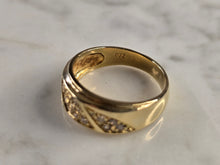 Load image into Gallery viewer, Womens Vintage Estate 18K Yellow Gold CZ Ring 4.6g E1735