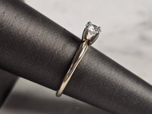 Load image into Gallery viewer, Womens Vintage Estate 14k White Gold Diamond Engagement Ring 2.2g #E1744