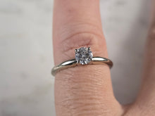 Load image into Gallery viewer, Womens Vintage Estate 14k White Gold Diamond Engagement Ring 2.2g #E1744