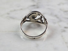 Load image into Gallery viewer, Womens Vintage Estate Sterling Silver Dolphin Ring 2.6g E1801