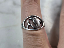 Load image into Gallery viewer, Womens Vintage Estate Sterling Silver Dolphin Ring 2.6g E1801