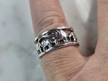 Load image into Gallery viewer, Womens Vintage Estate Sterling Silver Elephant Band Ring 6.8g E1806