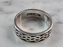 Load image into Gallery viewer, Mens Vintage Estate Sterling Silver Irish Celtic Eternity Knot Ring 6.8g E1809