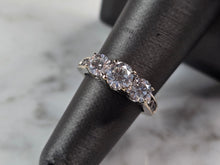 Load image into Gallery viewer, Womens Vintage Estate 14K White Gold 1.5cts Diamond Heart Ring, 4.7g E1836