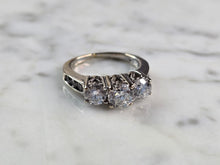 Load image into Gallery viewer, Womens Vintage Estate 14K White Gold 1.5cts Diamond Heart Ring, 4.7g E1836