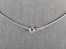 Load image into Gallery viewer, Womens Vintage Estate Sterling Silver Chalcedony Necklace 11.6g E1864