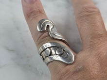 Load image into Gallery viewer, Womens Vintage Estate Sterling Silver Modernist Ring 8.0g E1915