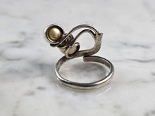 Load image into Gallery viewer, Womens Vintage Estate Sterling Silver Modernist Faux Pearl Ring 4.1g E1927
