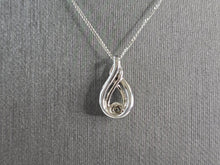 Load image into Gallery viewer, Womens Vintage Sterling Silver Diamond Tear Drop Pendant Necklace 2.6g E1937