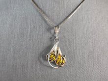 Load image into Gallery viewer, Womens Estate Sterling Silver Modernist Citrine ? Pendant Necklace 5.1g E1939