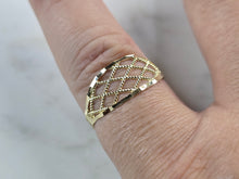 Load image into Gallery viewer, Womens 10K Yellow Gold Modernist Filigree Ring 1.0g E1963