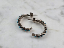 Load image into Gallery viewer, Womens Vintage Estate Sterling Silver Southwest Turquoise Earrings 2.8g E1988