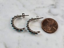Load image into Gallery viewer, Womens Vintage Estate Sterling Silver Southwest Turquoise Earrings 2.8g E1988