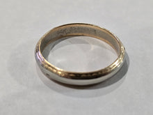 Load image into Gallery viewer, Mens Vintage Estate 14k Gold Wedding Band Ring 4.9g E5970