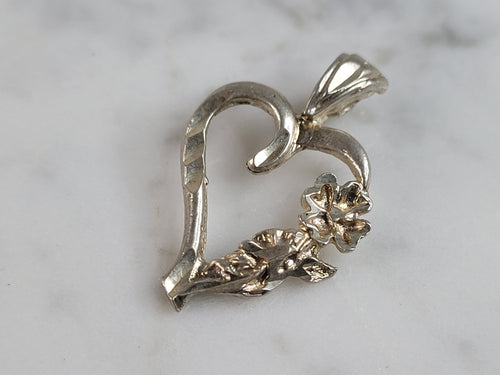 Women's Vintage Estate .925 Sterling Silver Floral Heart Pendant 2.0g #E2180