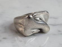 Load image into Gallery viewer, Womens Vintage Estate Sterling Silver Modernist Ring 18.3g E2206