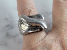 Load image into Gallery viewer, Womens Vintage Estate Sterling Silver Modernist Ring 18.3g E2206
