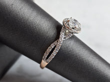 Load image into Gallery viewer, Womens Vintage Estate 14K White &amp; Rose Gold Diamond Ring 3.6g E2219