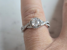 Load image into Gallery viewer, Womens Vintage Estate 14K White &amp; Rose Gold Diamond Ring 3.6g E2219