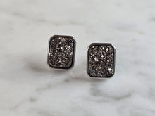 Load image into Gallery viewer, Womens Vintage Estate Sterling Silver Druzy Stud Earrings 2.8g E2268