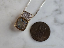Load image into Gallery viewer, Womens Sterling Silver Necklace W/ Topaz ? Stone Pendant 7.2g E2291