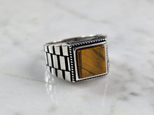 Load image into Gallery viewer, Mens Sterling Silver Modernist Tigers Eye Ring 8.3g E2330