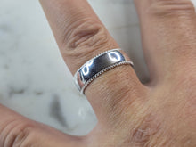 Load image into Gallery viewer, Mens Sterling Silver Wedding Band Ring 6.4g E2333