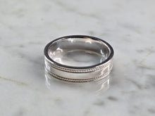 Load image into Gallery viewer, Mens Sterling Silver Wedding Band Ring 6.0g E2335