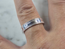 Load image into Gallery viewer, Mens Sterling Silver Wedding Band Ring 6.0g E2335